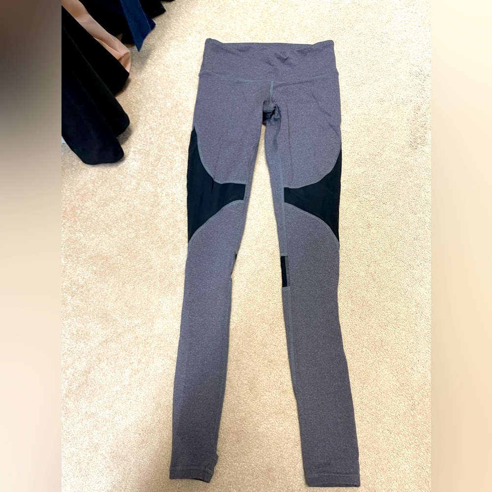 Alo Yoga XS leggings